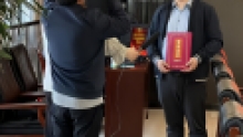 砥柱中流，智啟未來(lái)—